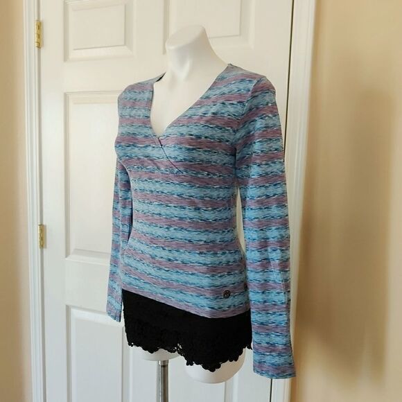 The North Face A5 Series surplice neckline LS top - Picture 3 of 12